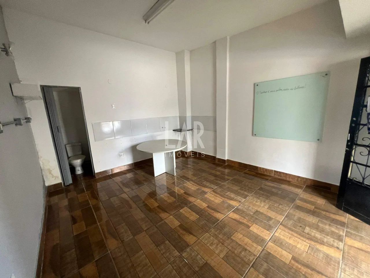 Loja com aproximadamente 20m2 à Venda Bairro Barroca/Gutierrez