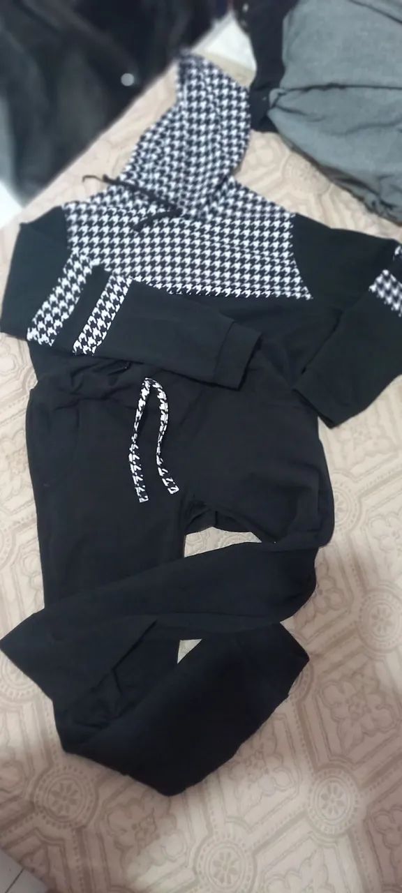 Calça jeans e 2 conjunto moletom  - Foto 4