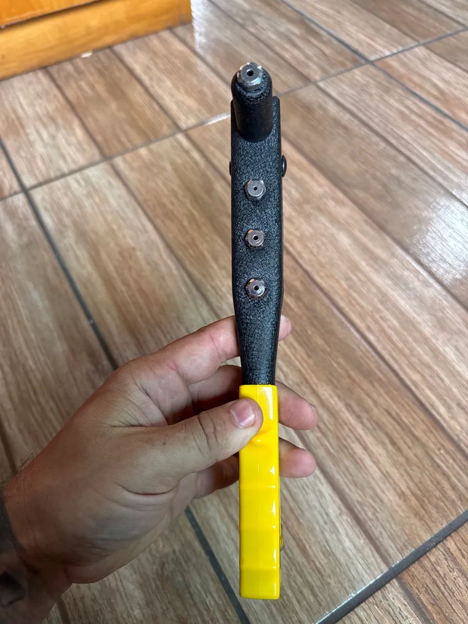 Rebitador Manual Profissional Vonder 10 Polegadas Com 4 Bicos - Foto 2