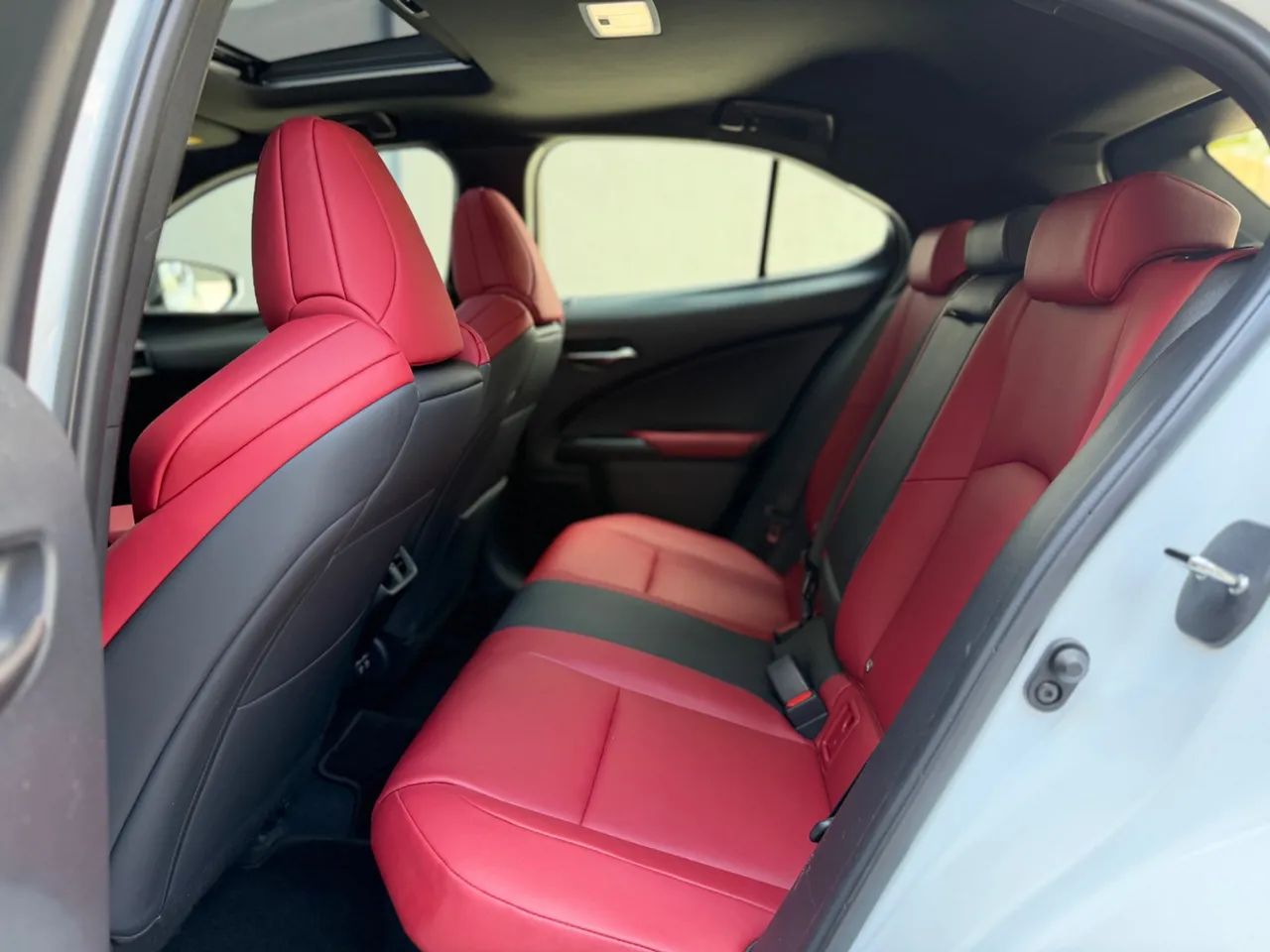Lexus UX-250h F-sport 2.0 16V Aut.(hybrid), foto 13 de 13