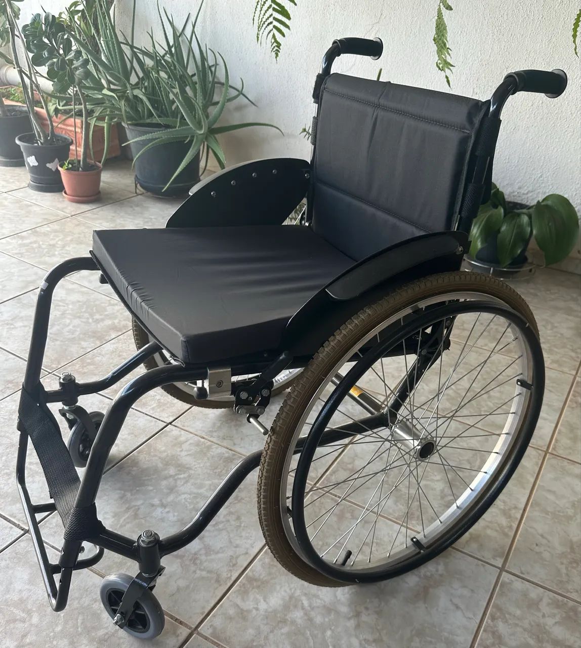 Cadeira monobloco nova - Foto 3