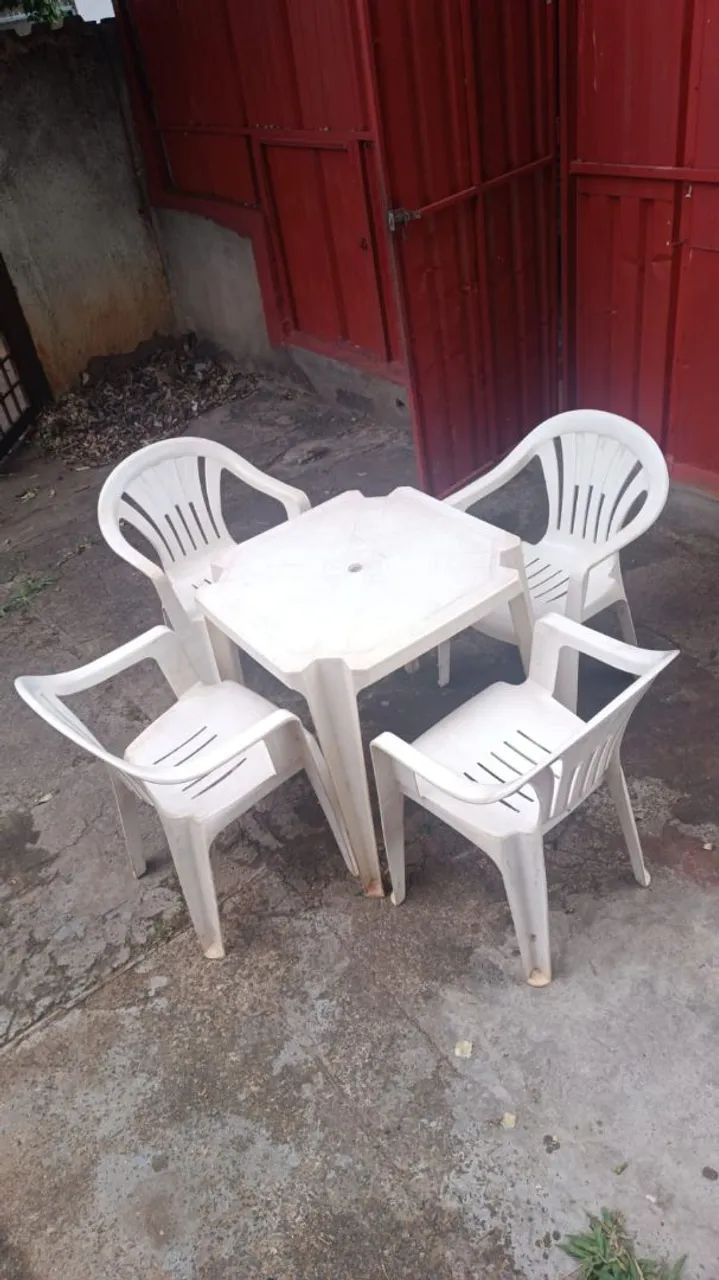 Jogo mesa e cadeira 