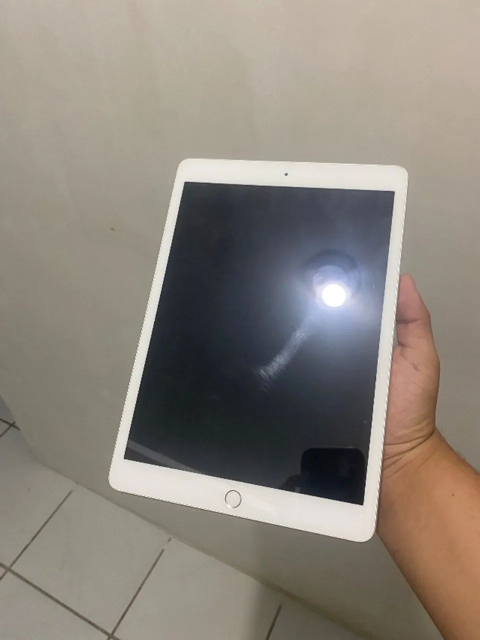 iPad 8, conservado na caixa 