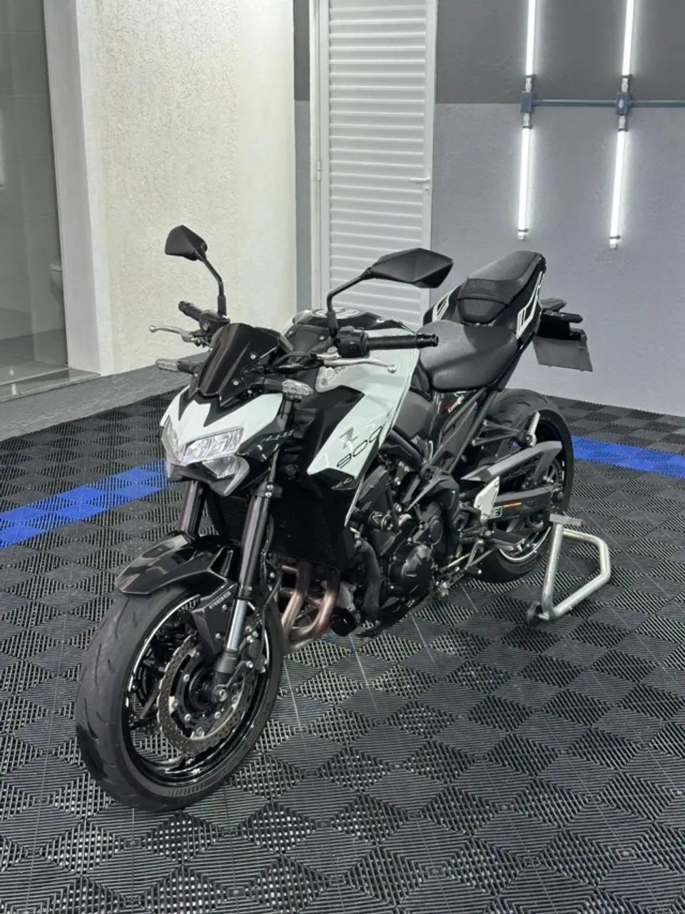 Kawasaki Z900 - Foto 2