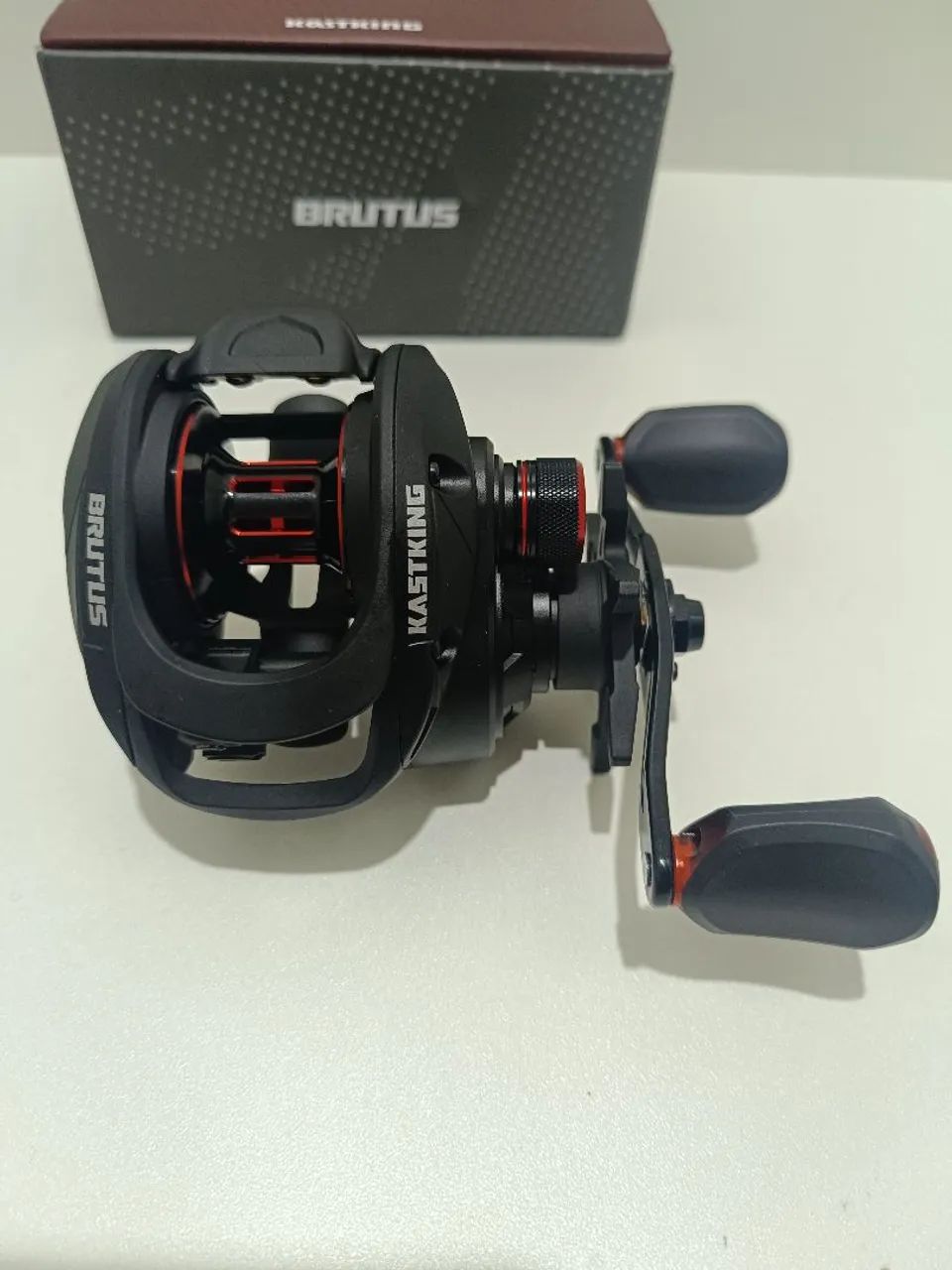 Carretilha Kastking Brutus Esquerda - Foto 4