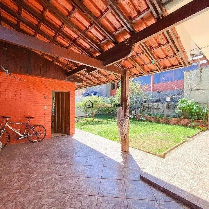 Casa Ampla com 5 Quartos, Suíte, Área Gourmet e 8 Vagas - Foto 4