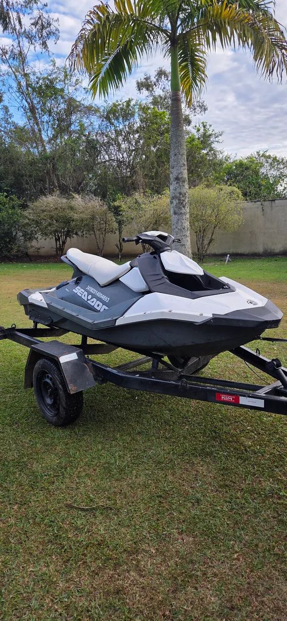 Jet Ski Spark  90hp 