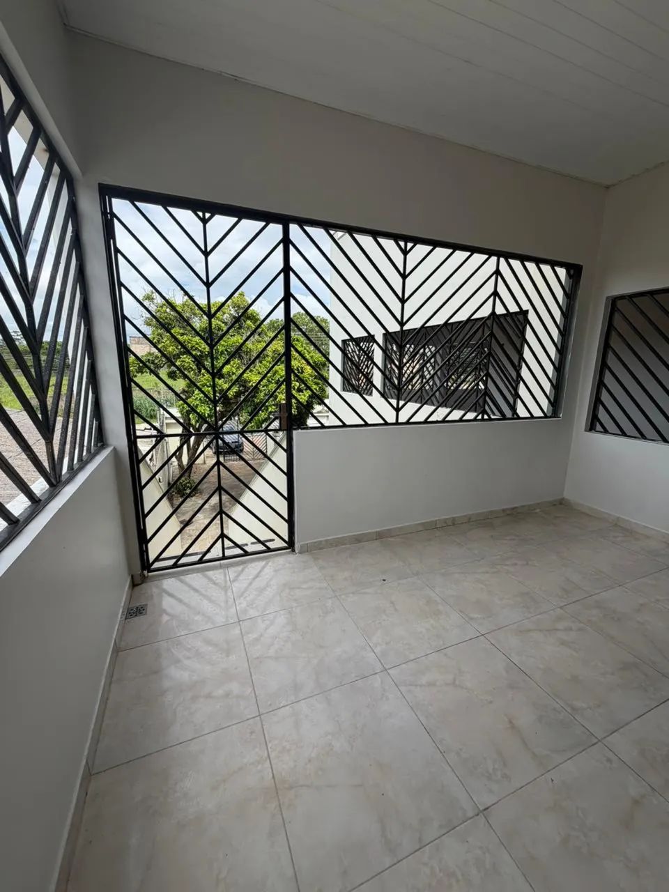 ALUGA-SE CASA R$ 3.700,00 - BAIRRO CANARINHO - Foto 2