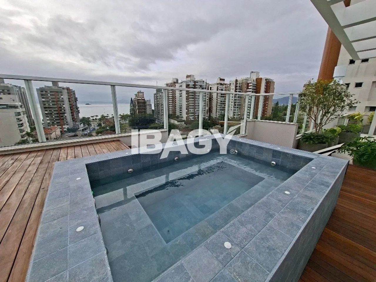 Excelente Apartamento 2 dormitório(s) em Agronômica - Florianópolis - Foto 2
