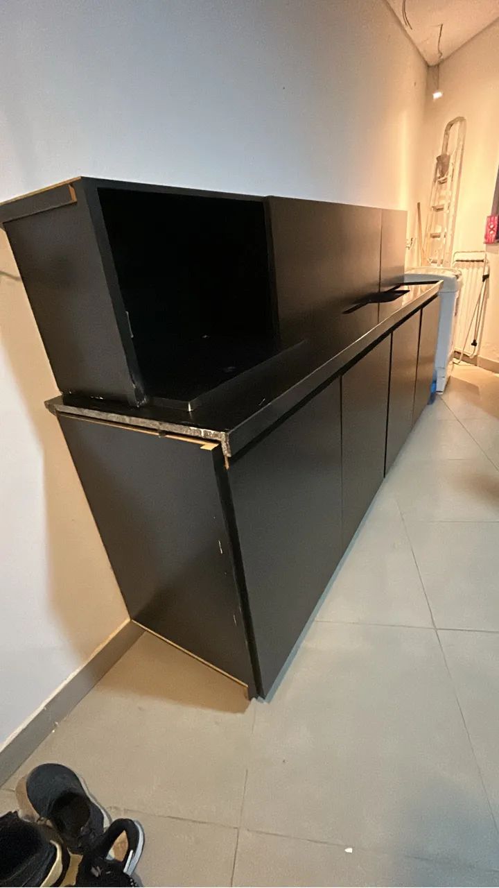 Armário em mdf e bancada em granito preto São Gabriel 