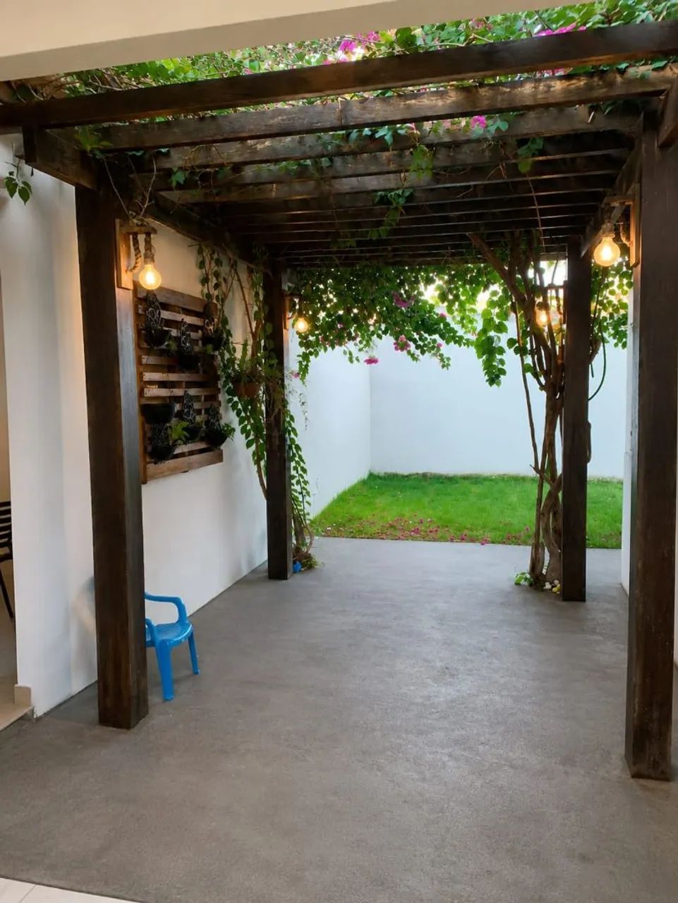Alugo linda casa com placas solar - Foto 4