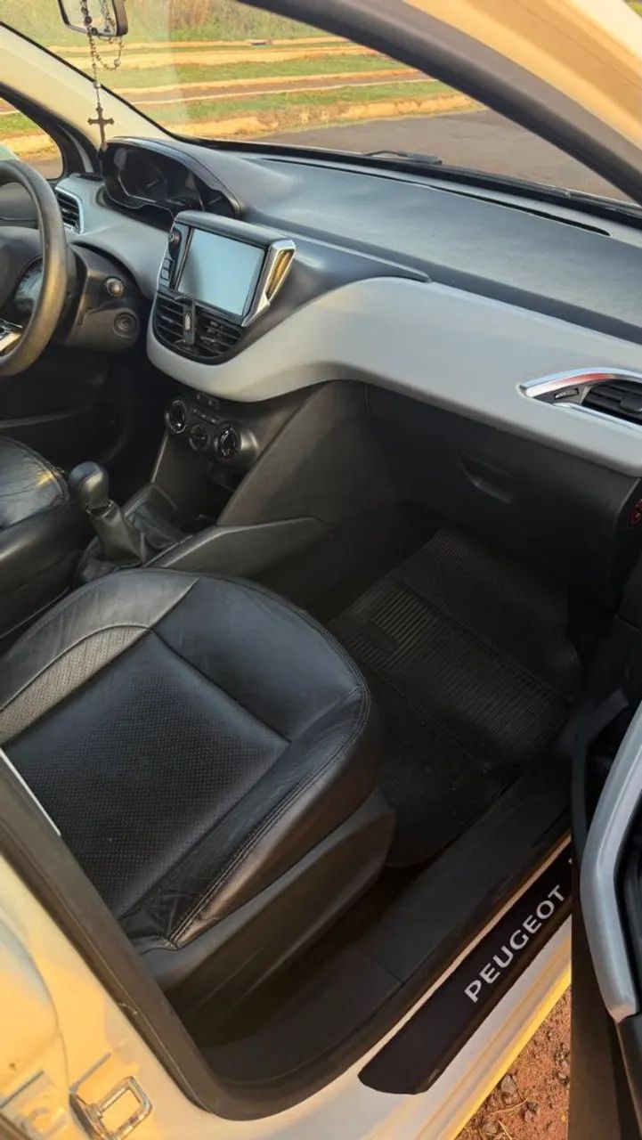 Peugeot 208 Active/active Pack 1.5 Flex 8V 5P 2015 - Foto 3
