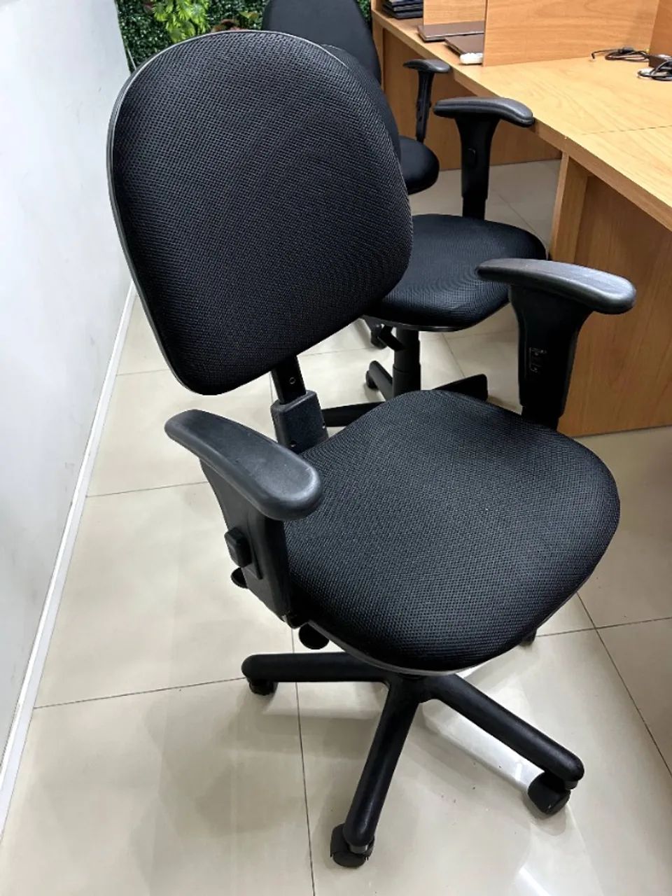 2 Cadeira de escritório R$100,00 a unidade. - Foto 2