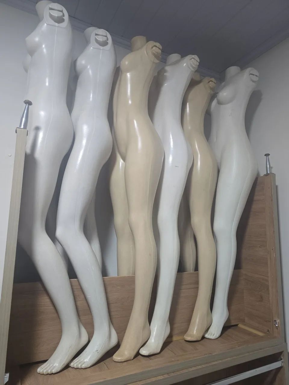 5 Manequins Femininos Corpo Inteiro para Loja - Com Cabeça e Braços
