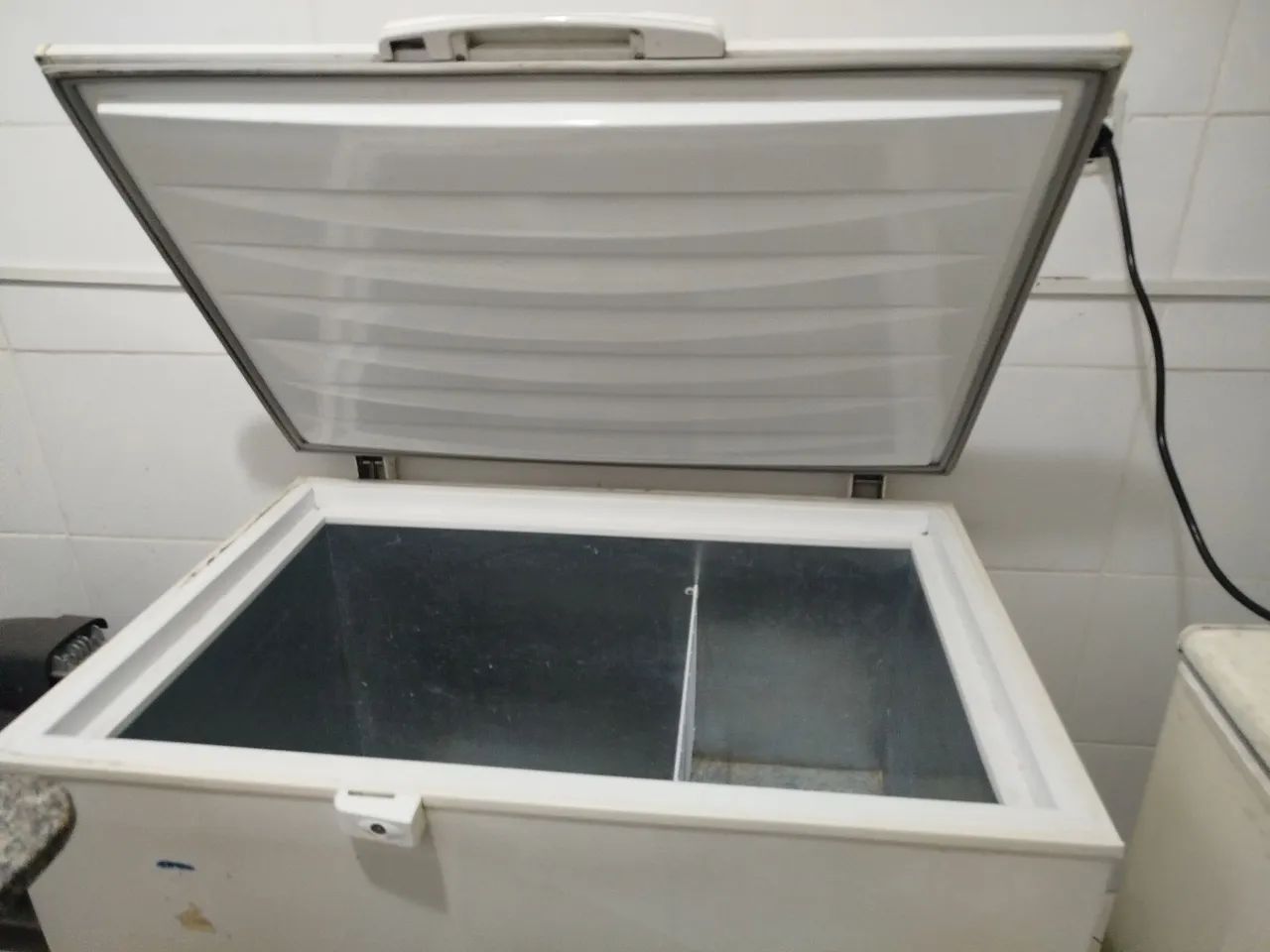 Freezer Eletrolux horizontal 350l - Foto 2