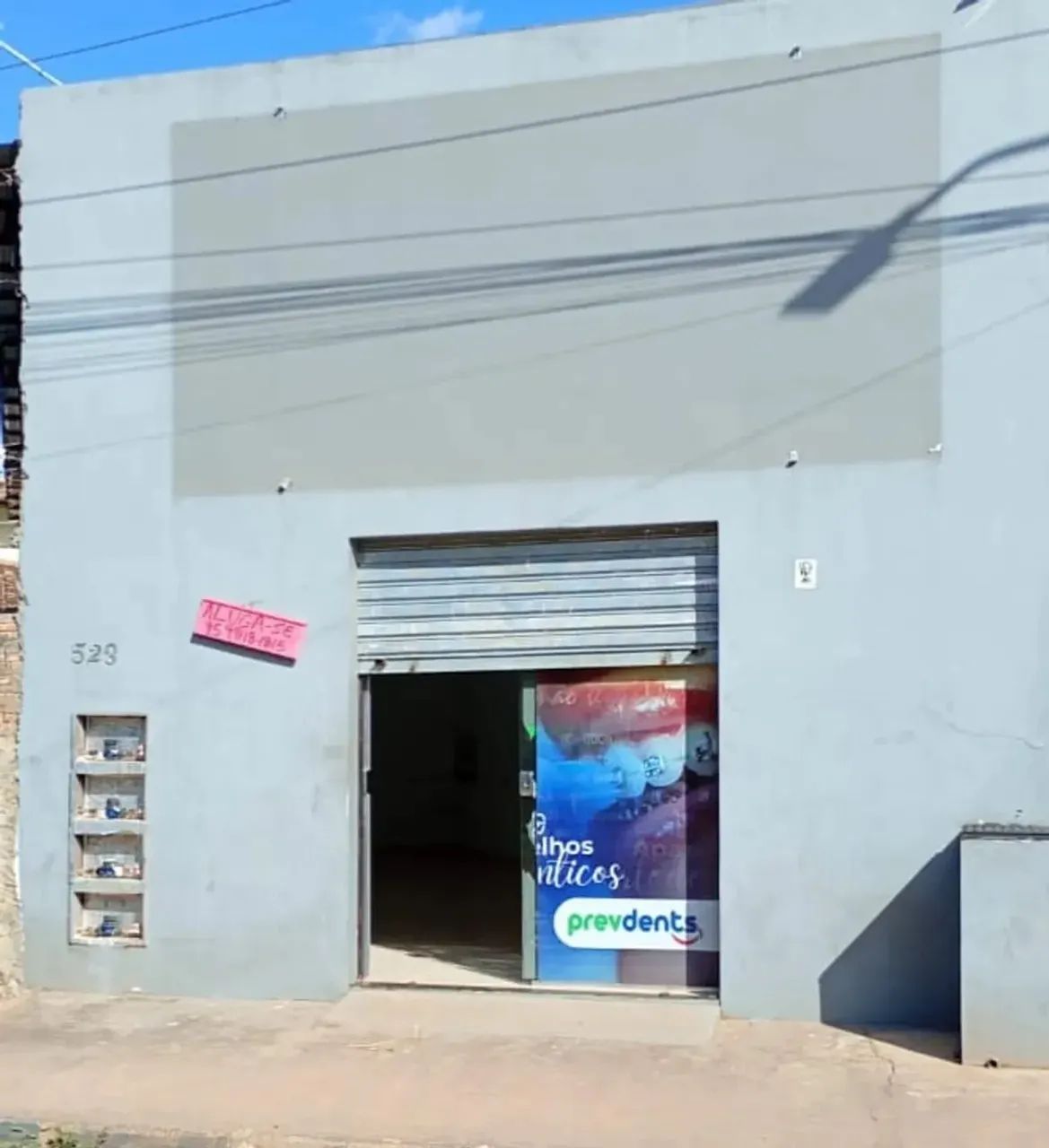 Centro comercial para aluguel possui 60 metros quadrados com 1 quarto