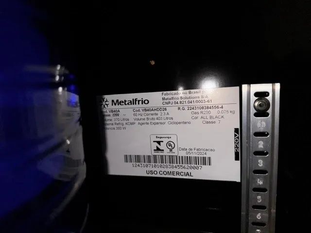 REFRIGERADOR EXPOSITOR VB40 ESSENTIAL ALL BLACK - 403 METALFRIO - 220V - Foto 2
