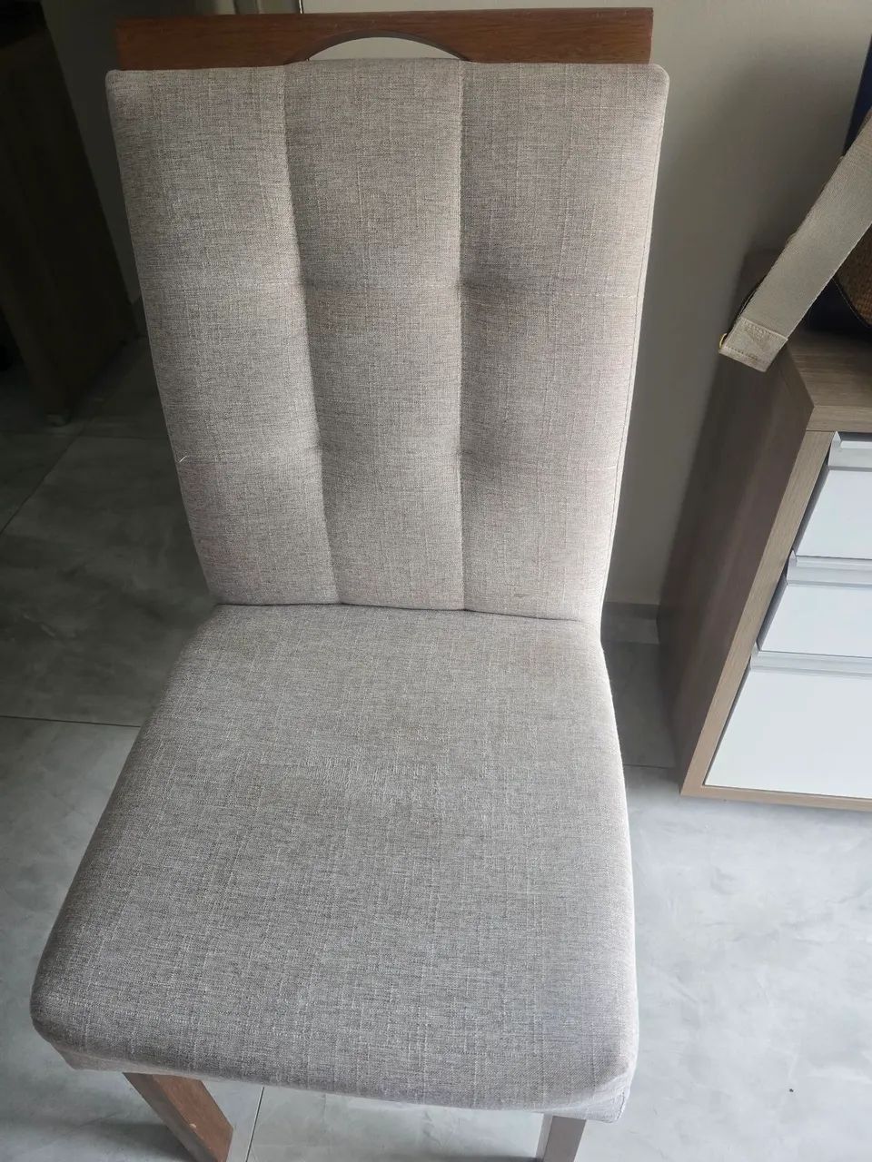 Mesa madeira e tampo vidro com cadeiras  - Foto 4