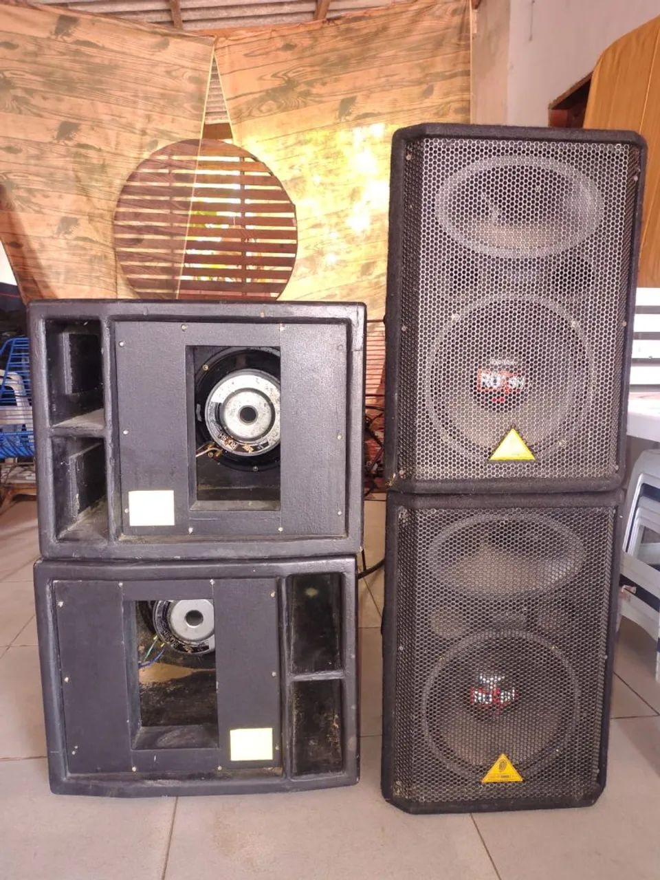 Vendo esse sistema de som potente 