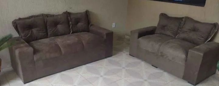 sofá 2 e 3 lugares marrom 