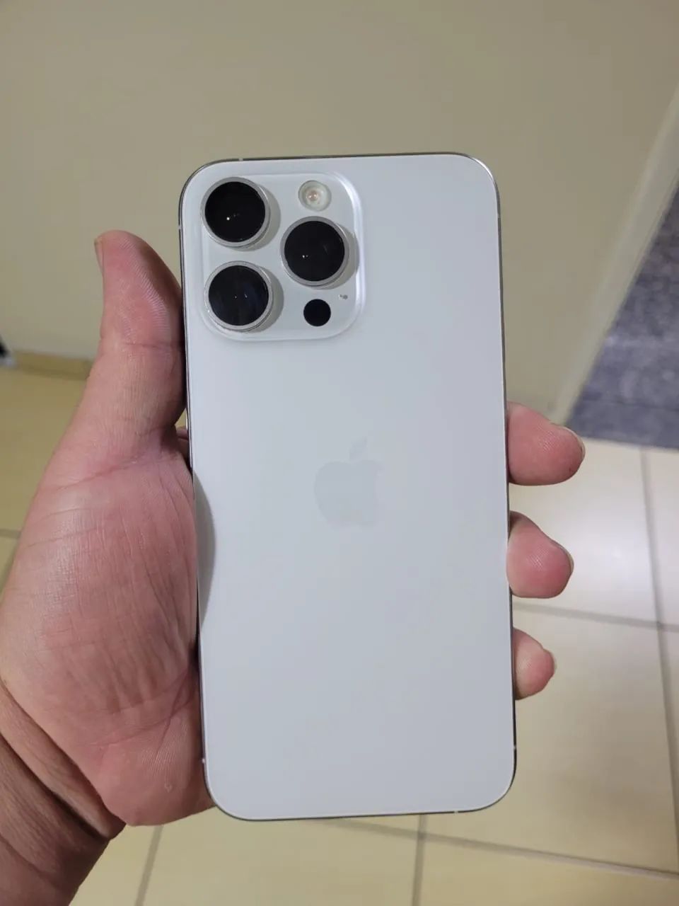 iPhone 15 pro max branco  - Foto 4