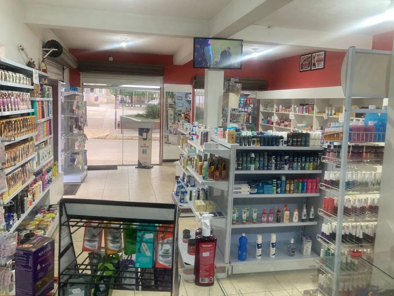 Farmácia ótima oportunidade, clientela formada - Foto 5