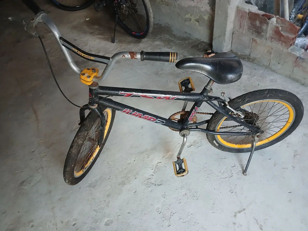 Bicicleta infantil muito conservada