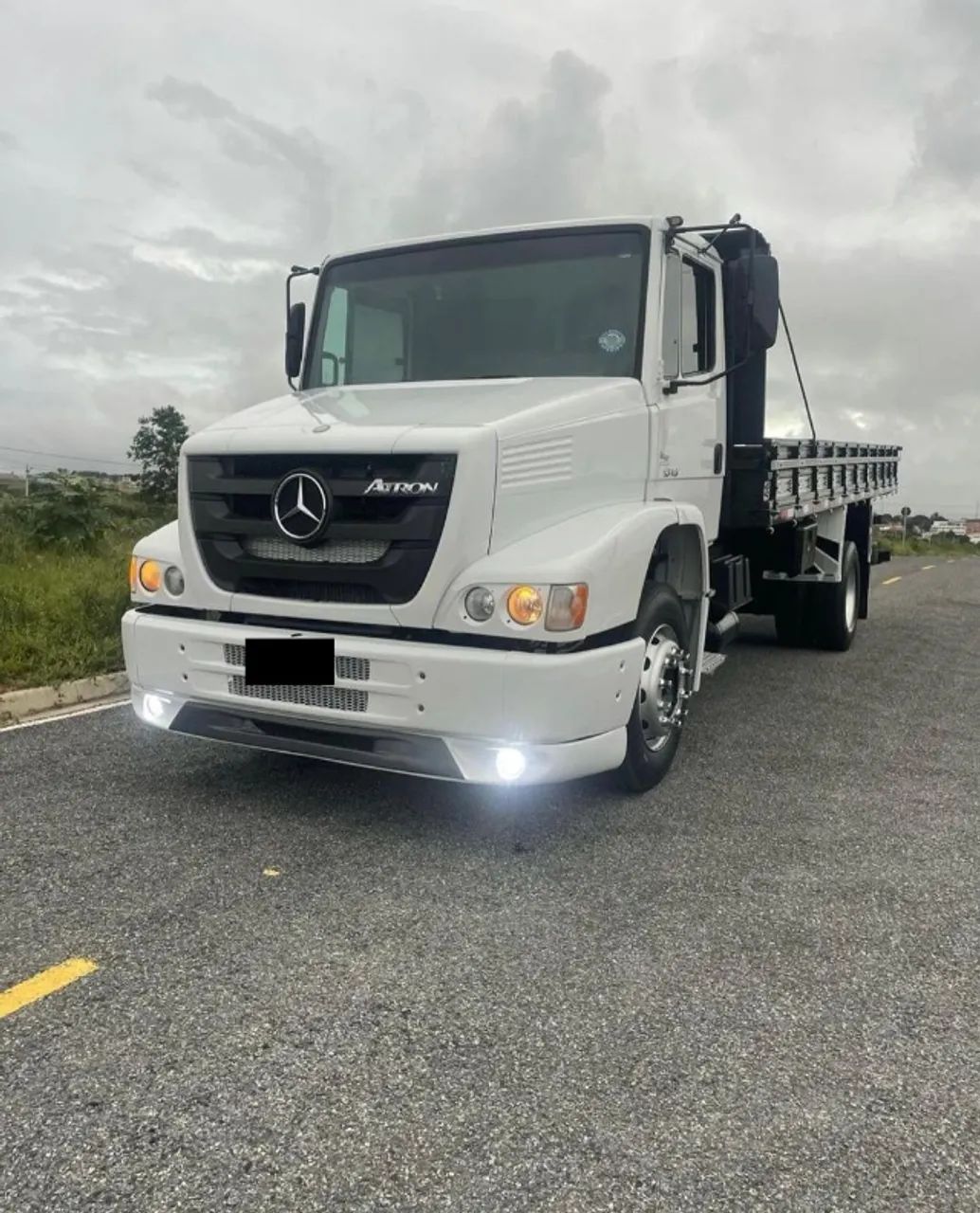 Atron 1319 4x2 ano 2012 carroceria 8 m