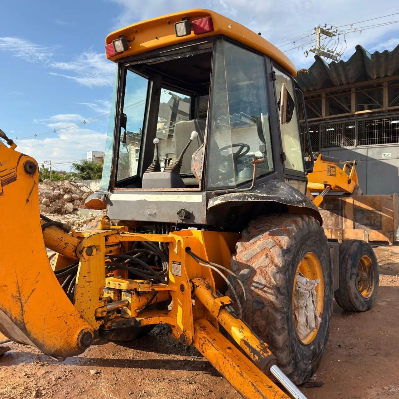 Retroescavadeira JCB 3C - Foto 2
