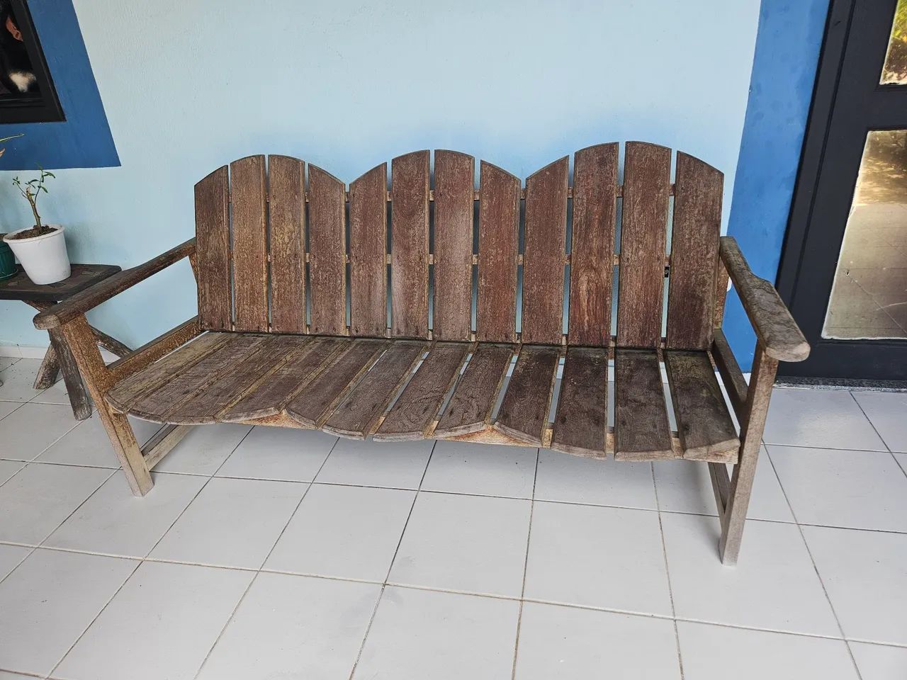 Banco 3 lugares em Madeira Rústica