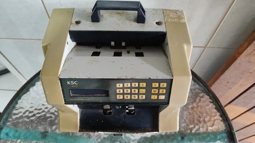 OPORTUNIDADE IMPERDÍVEL - LOTE COM 4 MÁQUINAS CONTADORAS DE CÉDULAS - Foto 2