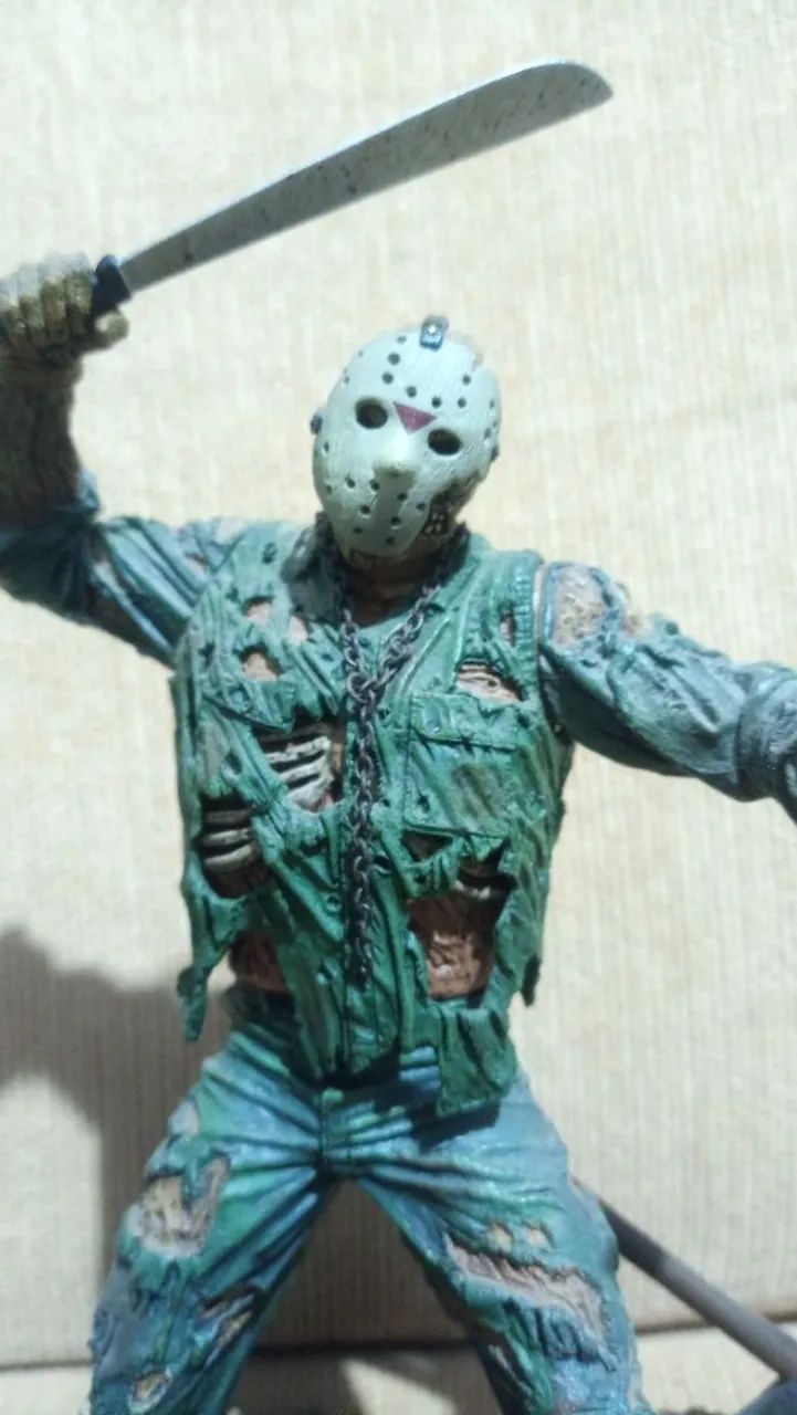RARO Jason Part 7 Cult Classics NECA 22 cm. Brinde  - Foto 2