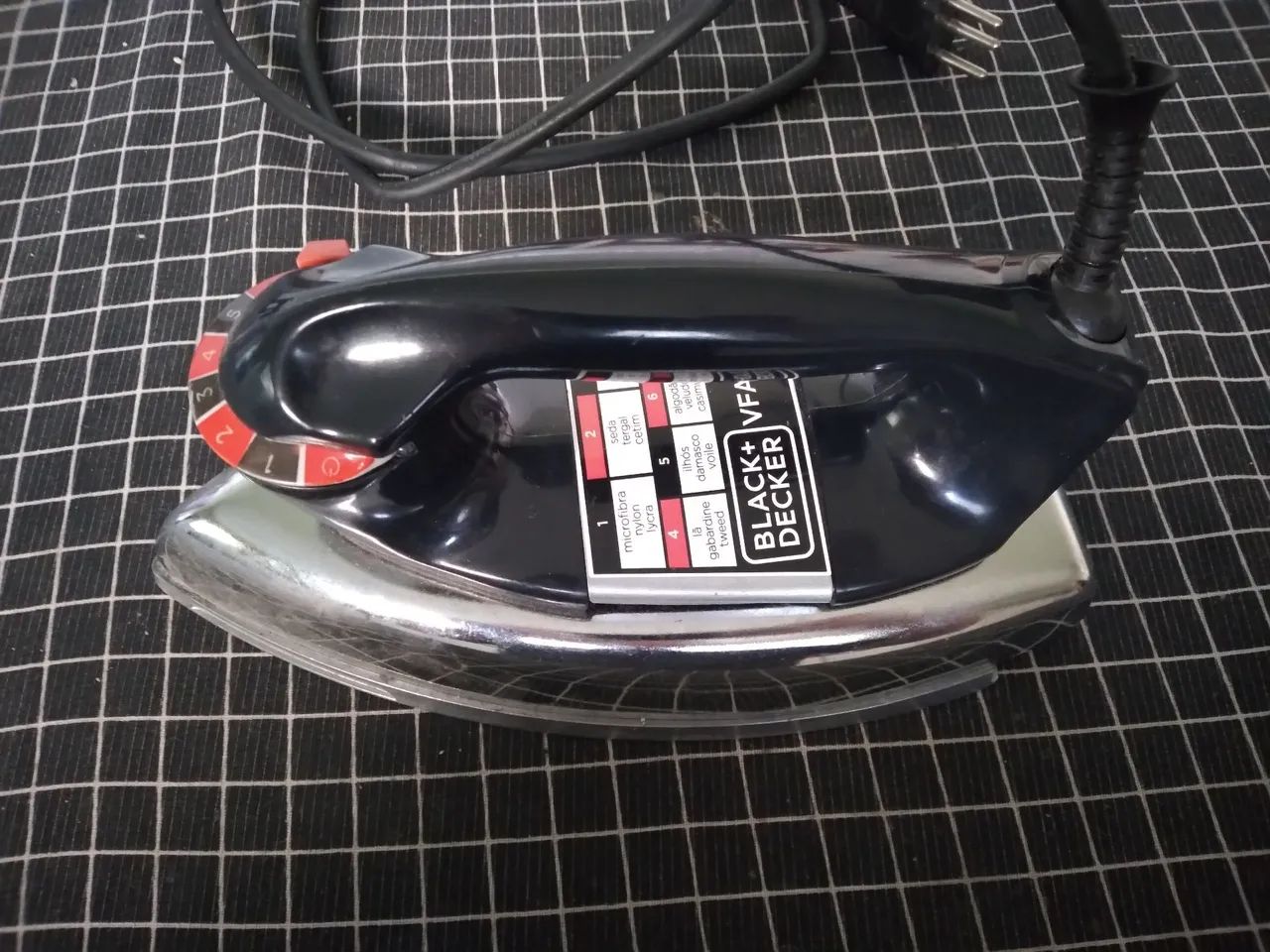 Ferro de Passas a Seco Black + Decker 127V - Foto 2