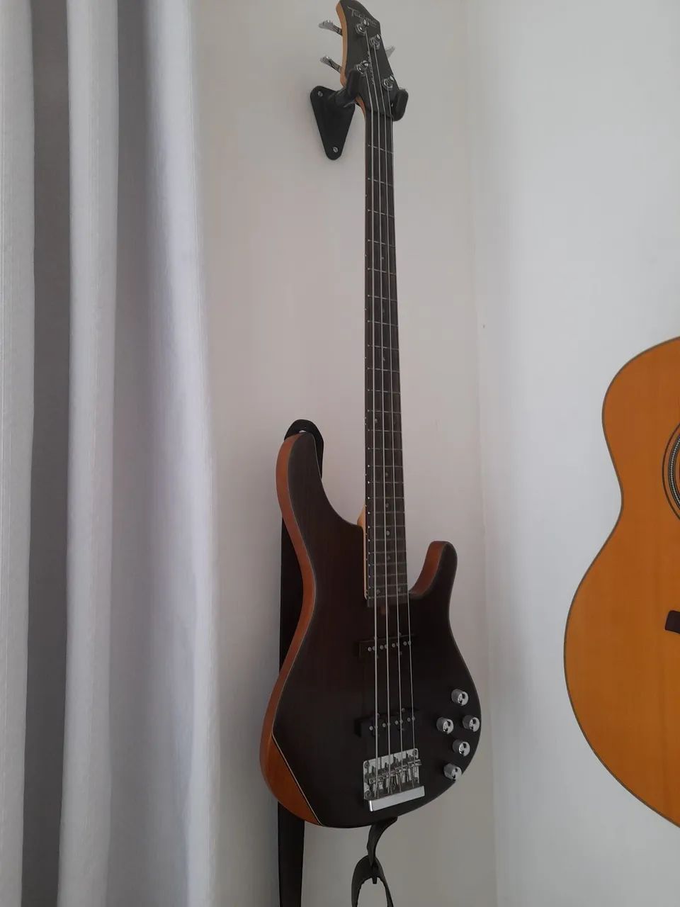 Baixo Tagima 4 cordas - Foto 3