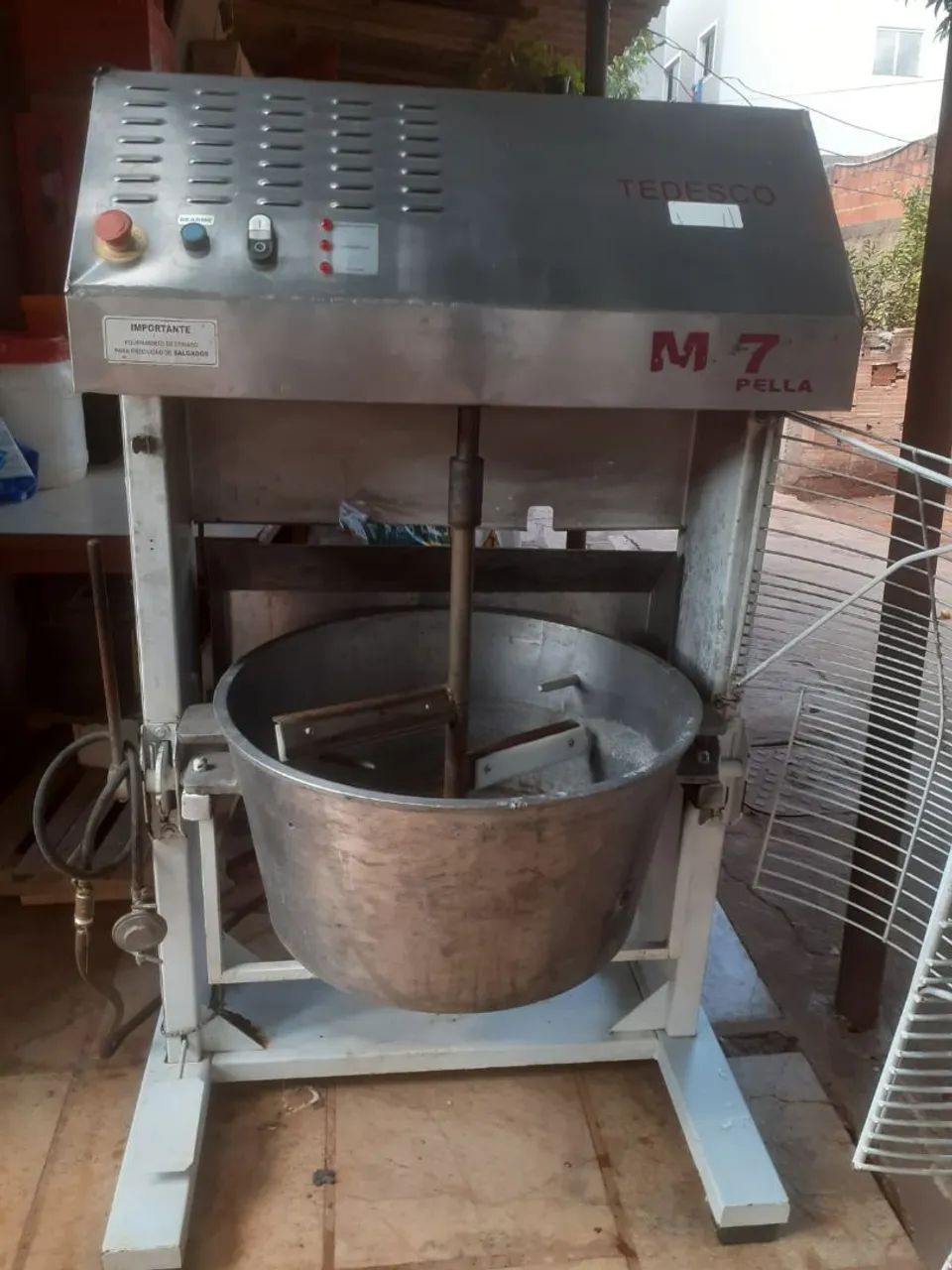 Batedeira de massa de salgadinho  - Foto 3