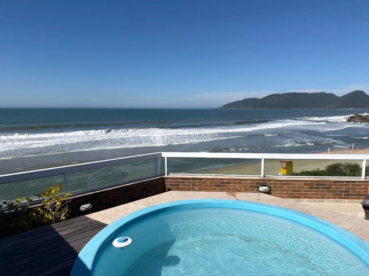 Essa não é só uma COBERTURA. É o seu refúgio diário em Florianópolis.