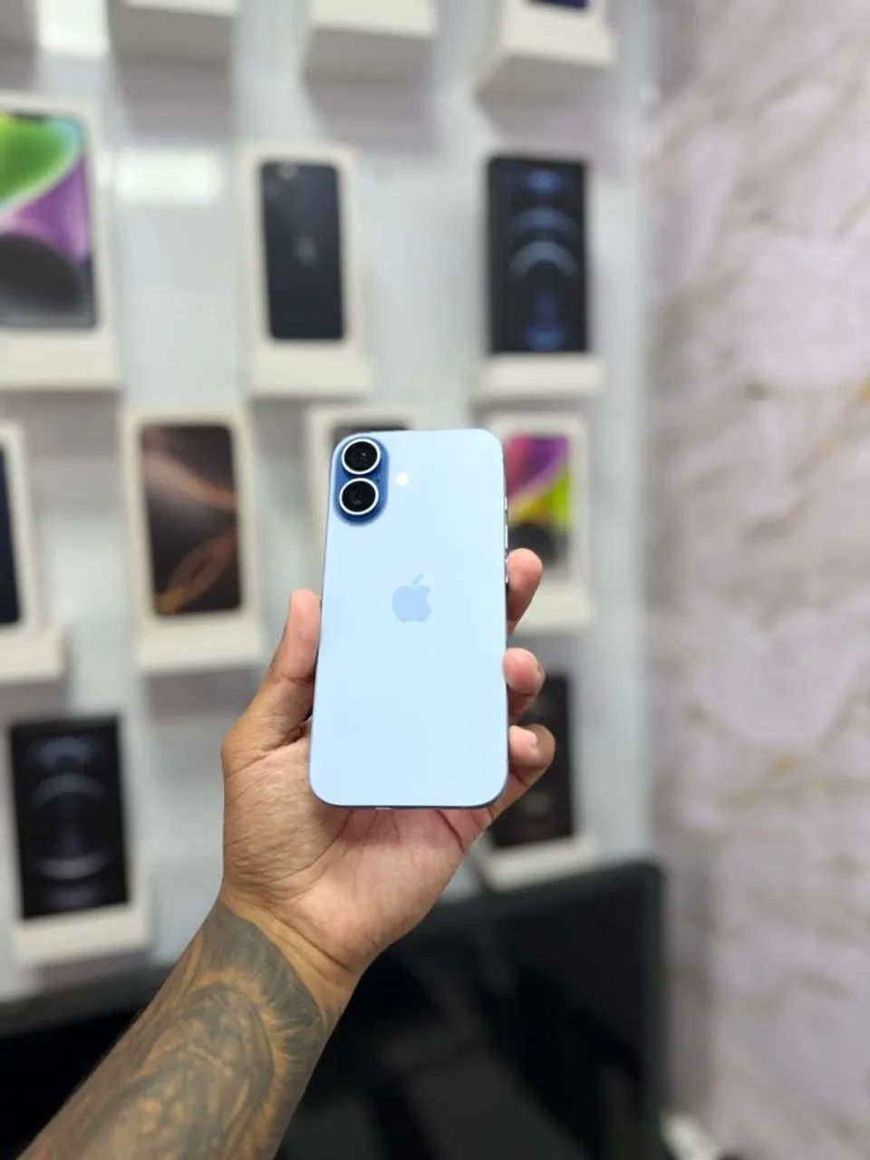 IPHONE 17 256GB AZUL<br>R$ 4.999,00
