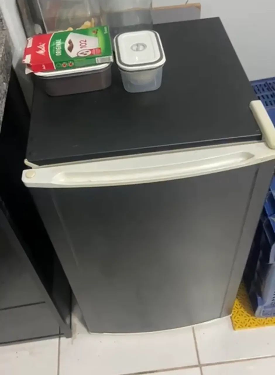 Vendo frigobar 
