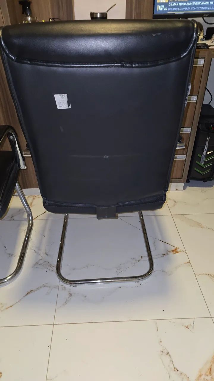 CADEIRAS DE ESCRIT ÓRIO DIRETOR - COURO SINTÉTICO E BASE CROMADA  - Foto 4