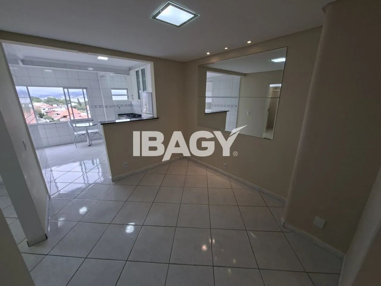 Excelente Apartamento 2 dormitório(s) em Abraão - Florianópolis - Foto 4
