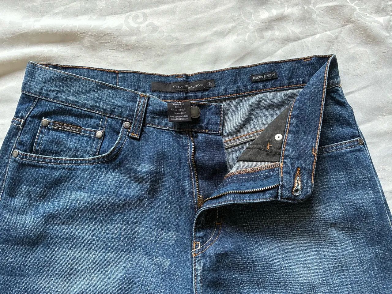 Calça calvin klein jeans relaxed straight 32 - Foto 2