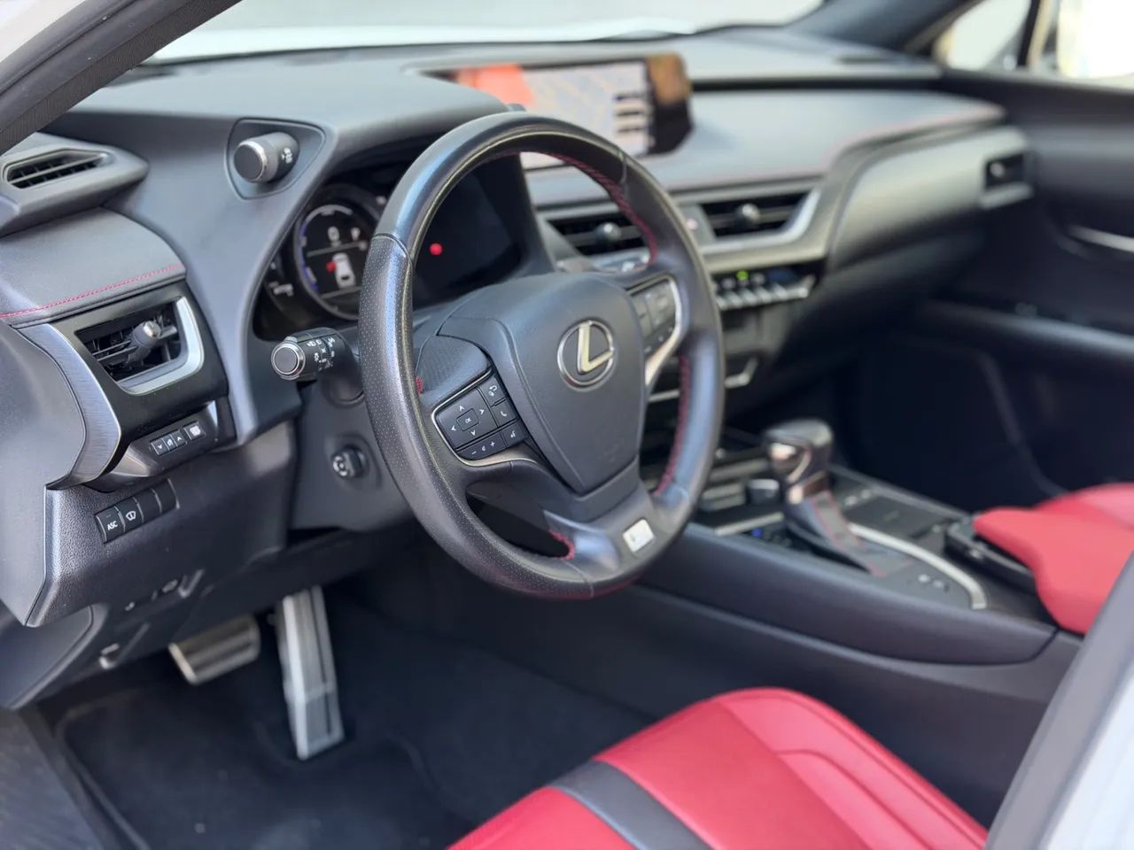 Lexus UX-250h F-sport 2.0 16V Aut.(hybrid), foto 8 de 13
