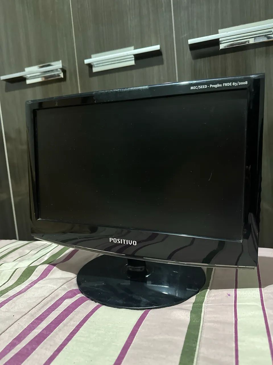 monitor 16 polegadas 