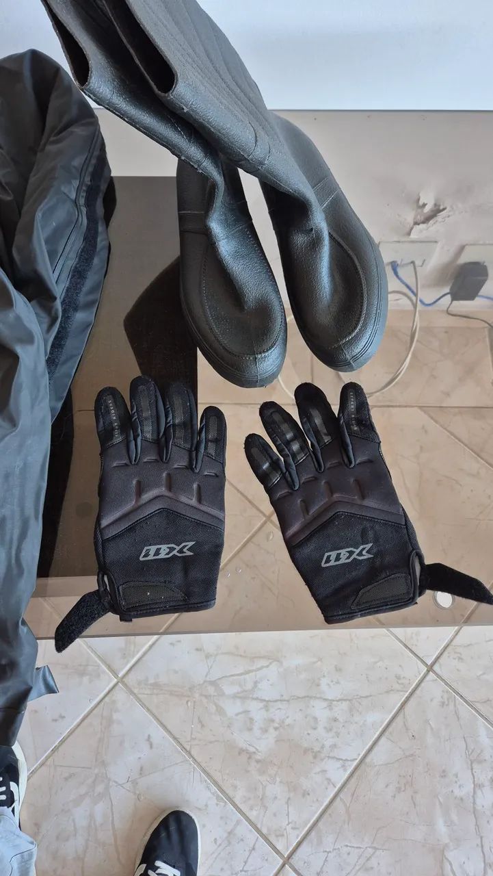  Conjunto de capa de chuva marca Delta - usado - Foto 4