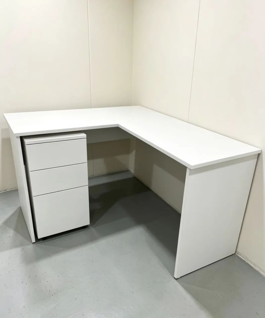 Mesa L com gaveteiro em mdf - Foto 3