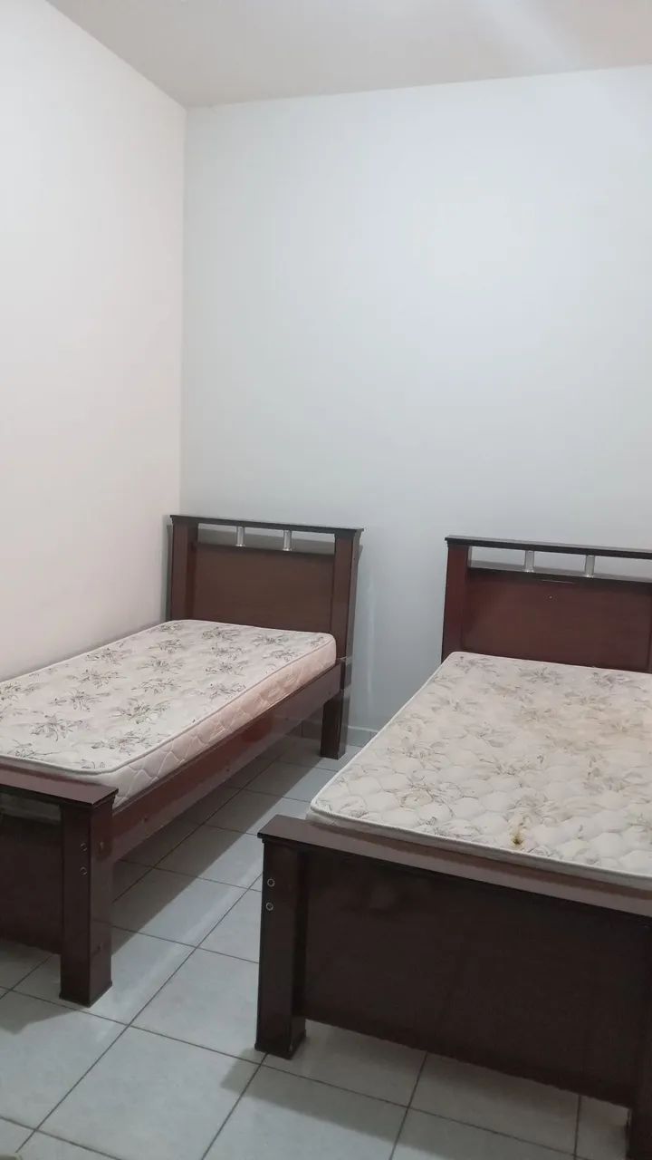 Vendo 2 CAMAS com COLCHÃO Solteiro 
