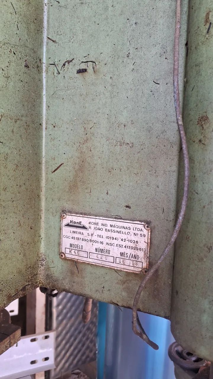 Furadeira radial Industrial precisando de manutenção 