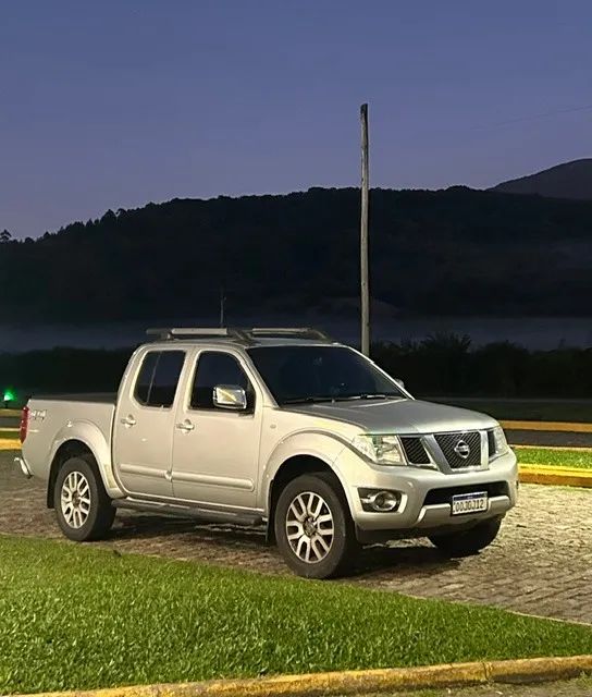 Nissan Frontier SL CD 4X4 2.5tb Diesel AUT 2014