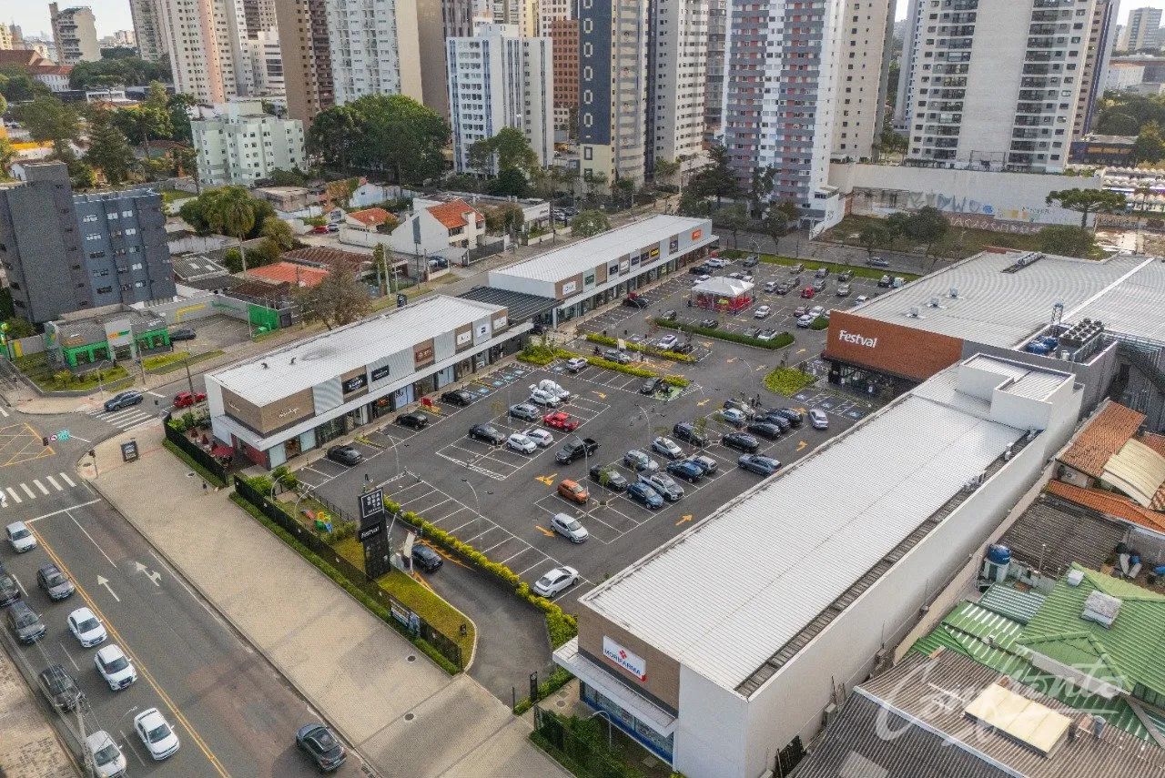 Loja Quadrata Cabral - Avenida Munhoz da Rocha (21)