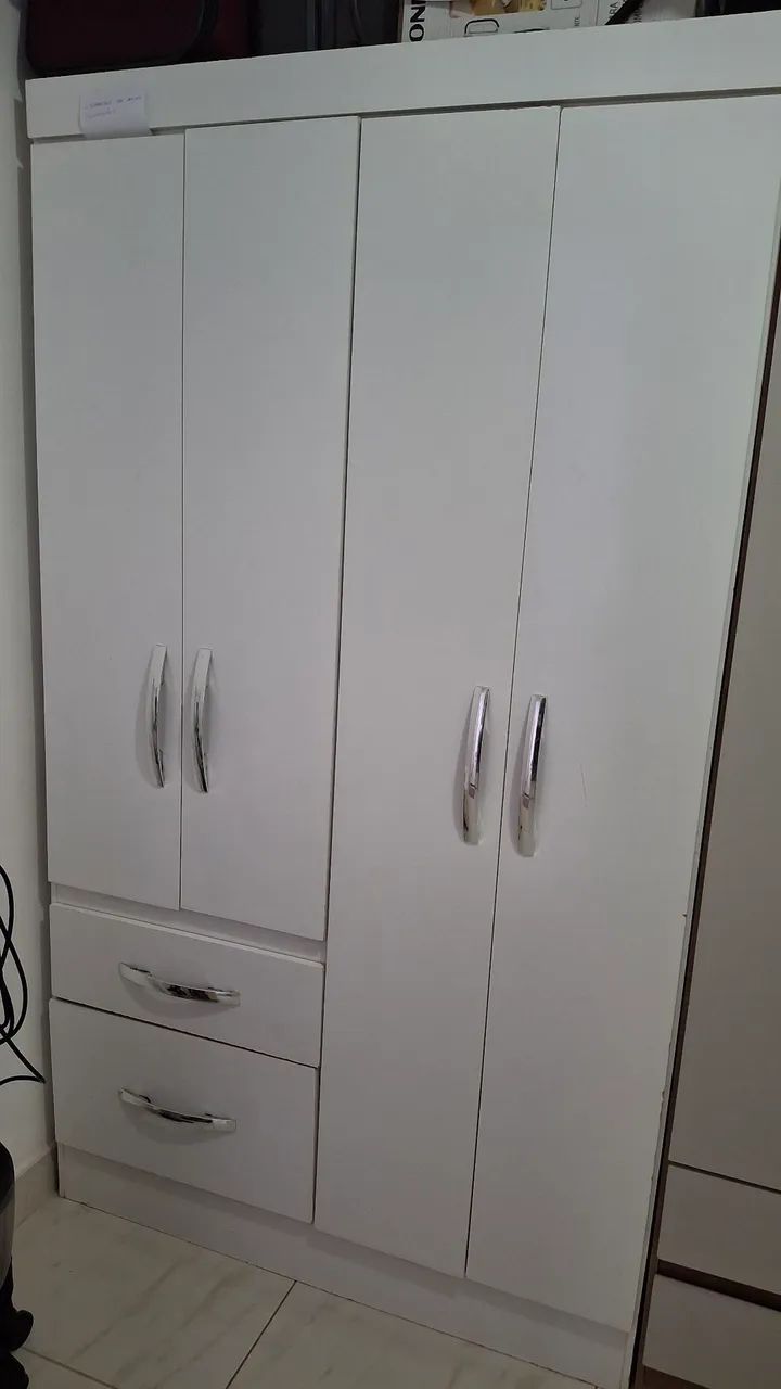 Guarda-roupas Branco 